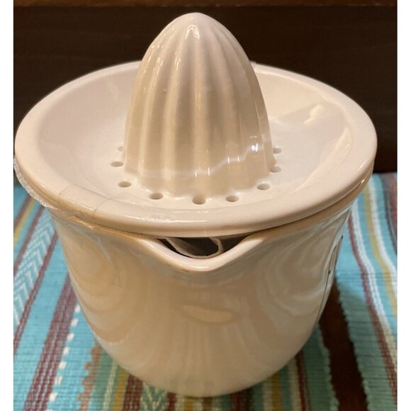 Rae Dunn Artisan Collection by Magenta Juicer FRESH - Picture 3 of 5